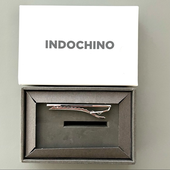 Indochino Minimalist Stripe Tie Clip - Picture 3 of 8